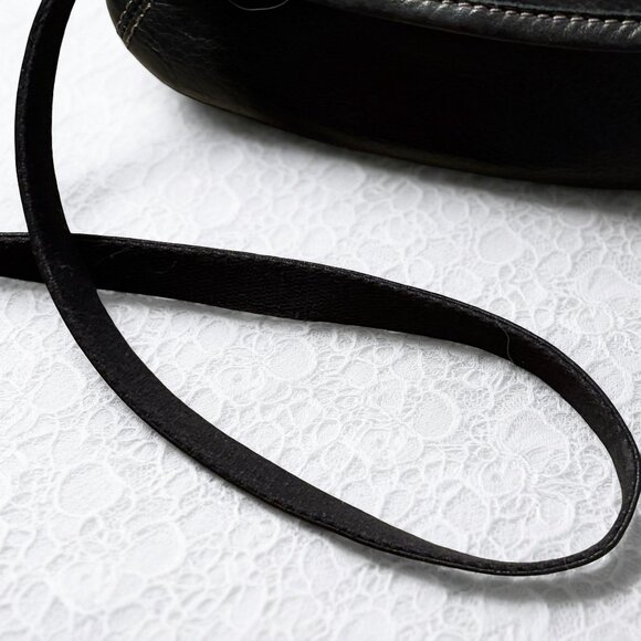 Vintage Fossil Black Leather Crossbody Bag With Adjustable Strap & Front Zipper - Picture 6 of 6